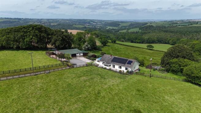 3 bed property, in Chittlehamholt, £750,000