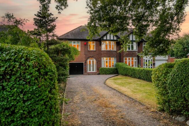 4 bed property, in Norwood, £495,000