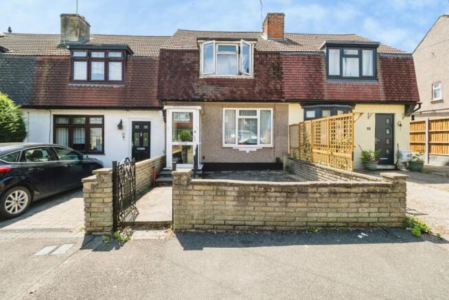 3 bed property, in Somerset Gardens, £425,000