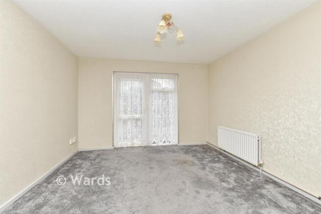 2 bed property, in Anne Boleyn Close, £175,000