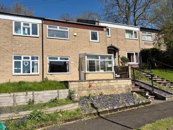 3 bed property, in Stanton Moor View, £225,000