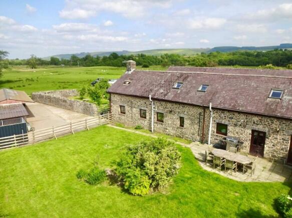 4 bed property, in Glanirfon, £475,000