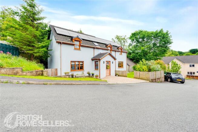 4 bed property, in Rhydfelin, £450,000