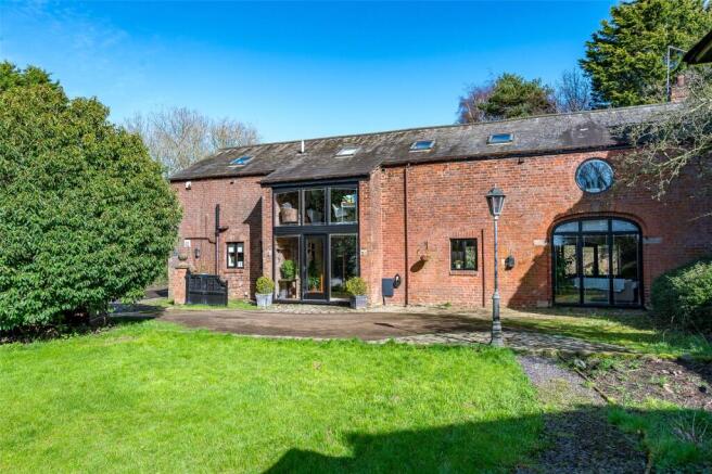 5 bed property, in Fleetwood Road, £625,000
