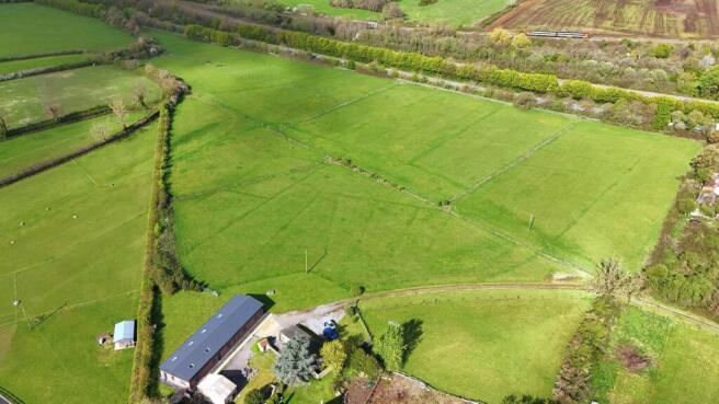 4 bed property, in Contemporary barn set in 3 acres, £1,000,000