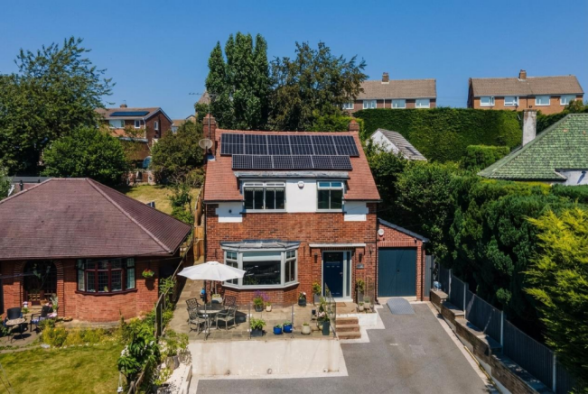 5 bed property, in Park Lane, £760,000