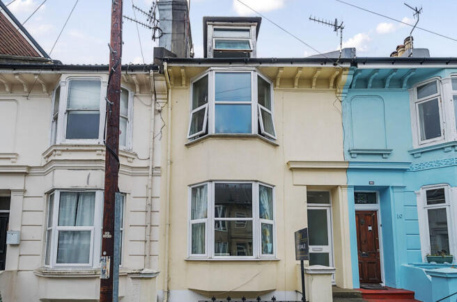 4 bed property, in Argyle Road, £415,000