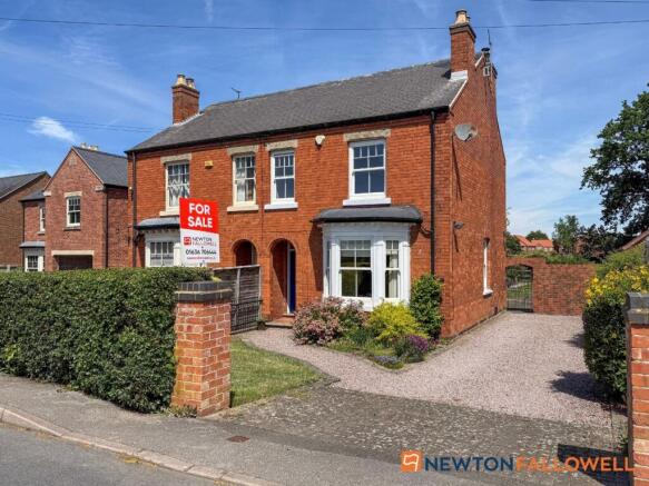 2 bed property, in Palmer Road, £290,000