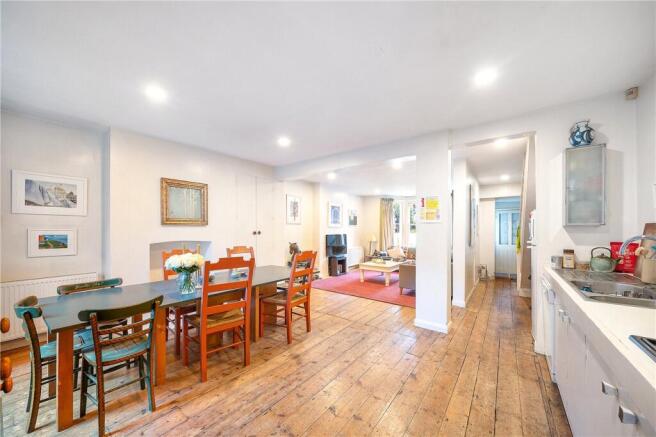 5 bed property, in Barclay Road, £2,000,000