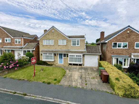 4 bed property, in The Orchard, £380,000