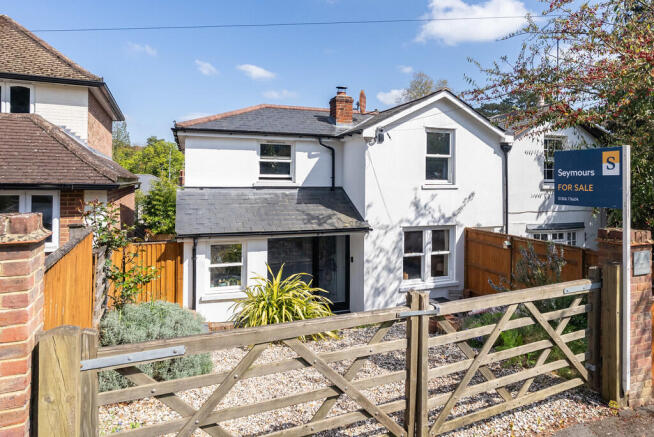 3 bed property, in Harrow Road West, £675,000