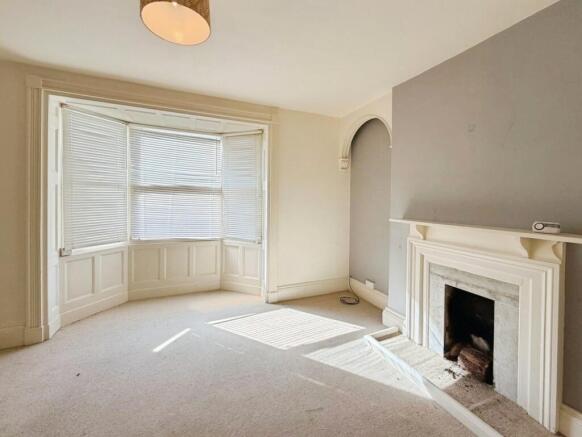 1 bed property, in Dover Road, £105,000