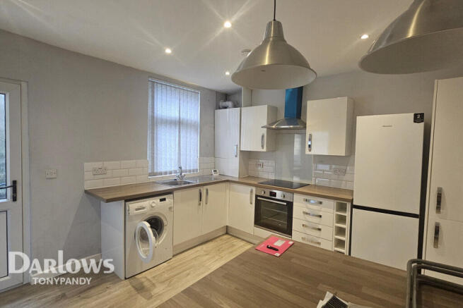 3 bed property, in Ferndale CF43 3, £110,000