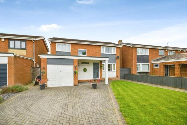 4 bed property, in Surbiton Road, £270,000