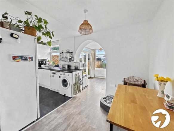 3 bed property, in Rosebery Avenue, £450,000