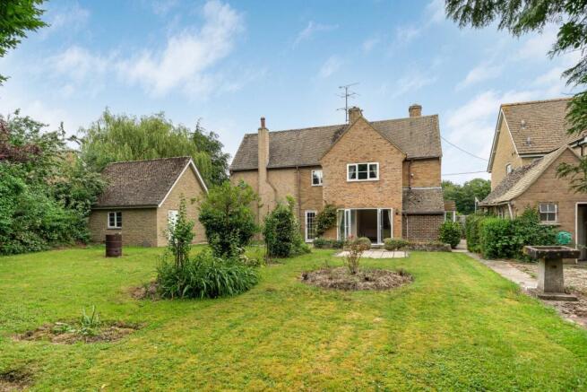 4 bed property, in Gosditch, £700,000