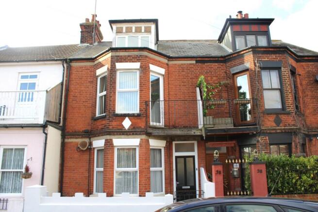 3 bed property, in Manning Road, £170,000