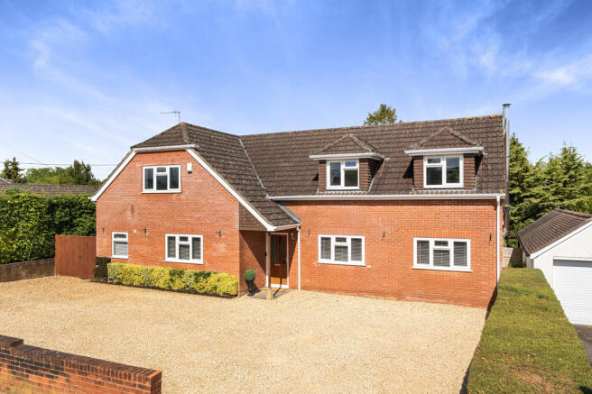 4 bed property, in Gomeldon, £850,000