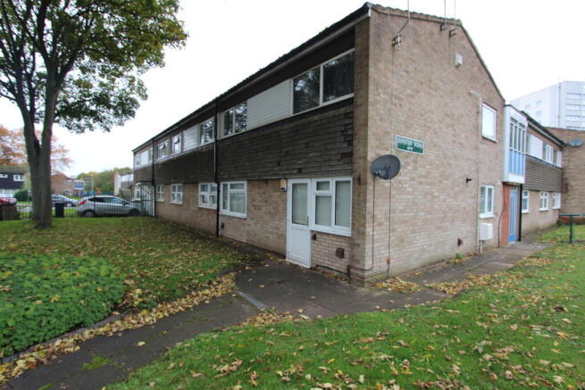 2 bed property, in Dunster Road, £124,950