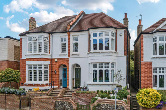 4 bed property, in Boyne Road, £1,300,000