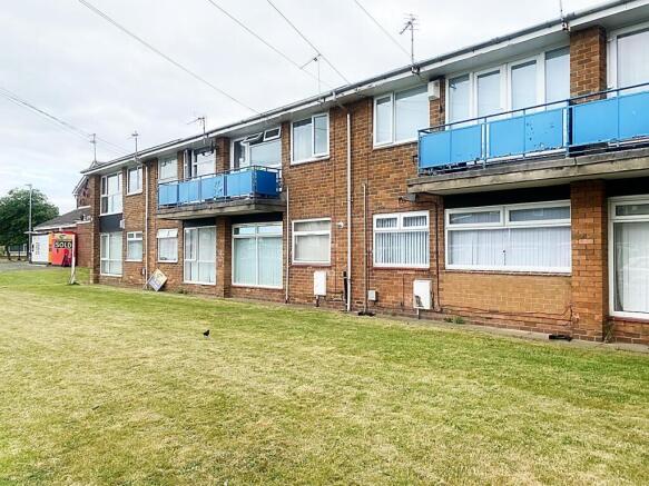 1 bed property, in Kearsley Close, £37,500