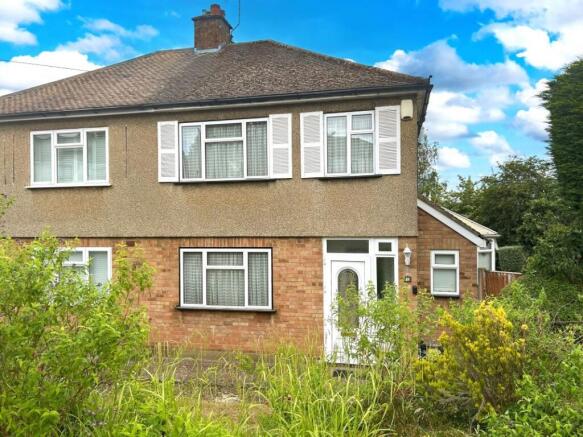 3 bed property, in 2 Kimble Crescent, £350,000