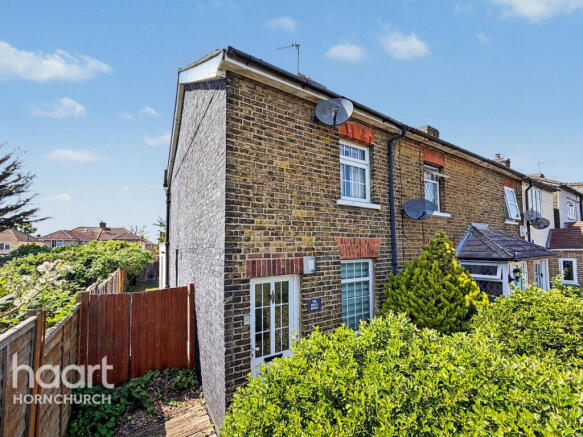 2 bed property, in Abbs Cross Lane, £400,000