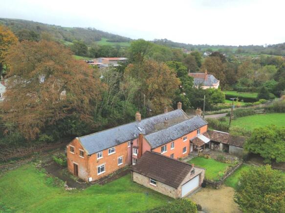 7 bed property, in Kennel Batch, £1,100,000