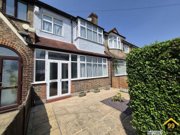 3 bed property, in Rowan Road, £500,000