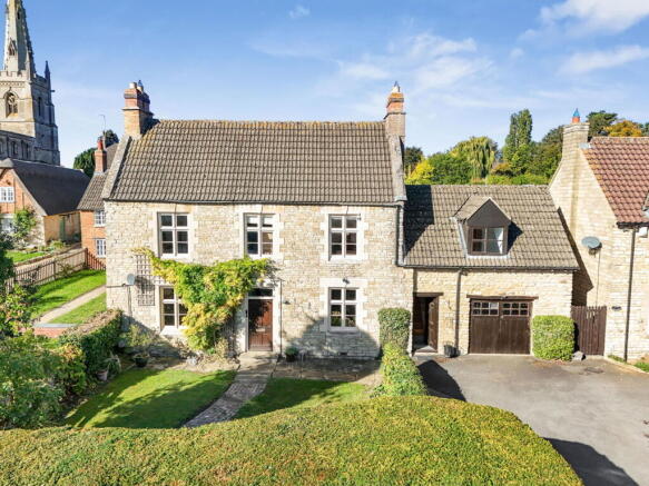 4 bed property, in The Green, £520,000