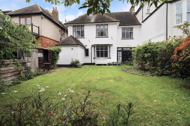 4 bed property, in Old Leigh Road, £850,000