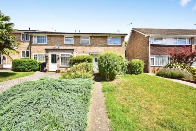 3 bed property, in Snowdon Avenue, £350,000
