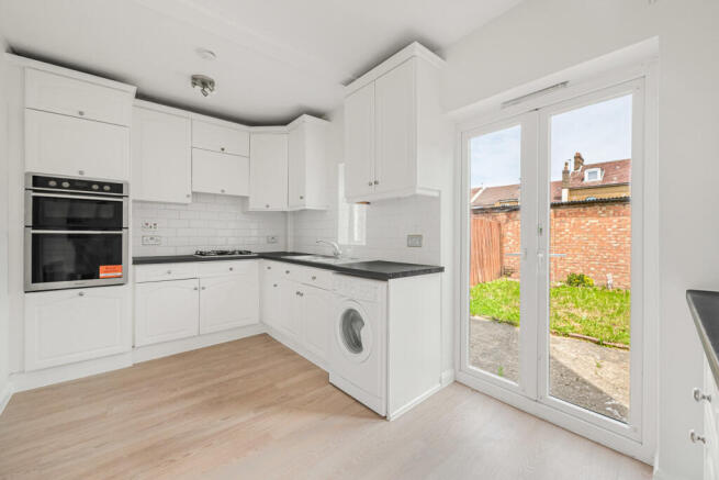 2 bed property, in Sidney Road, £425,000