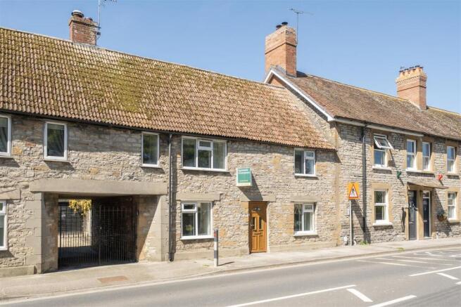3 bed property, in Church Street, £195,000