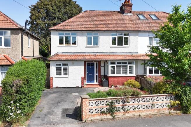 4 bed property, in Bracken Road, £625,000