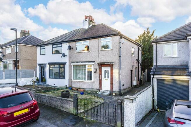 3 bed property, in Warley Drive, £215,000