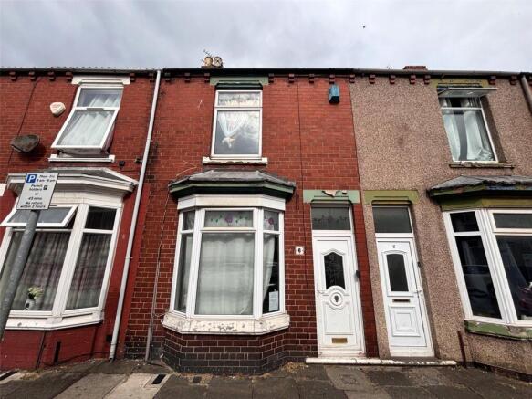 2 bed property, in Lonsdale Street, £60,000
