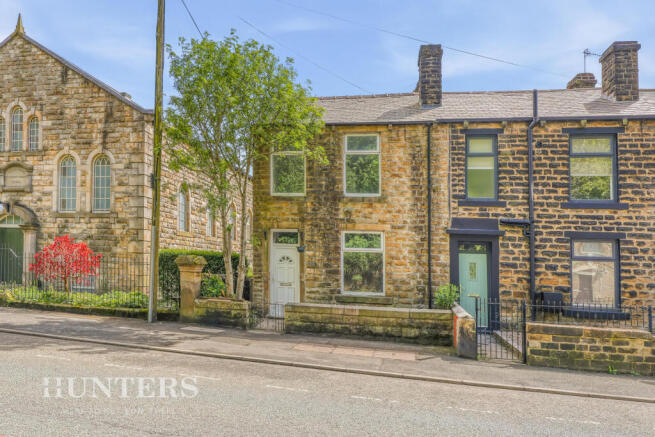 2 bed property, in Summit, £140,000