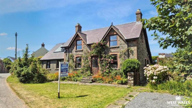 4 bed property, in Marloes, £400,000