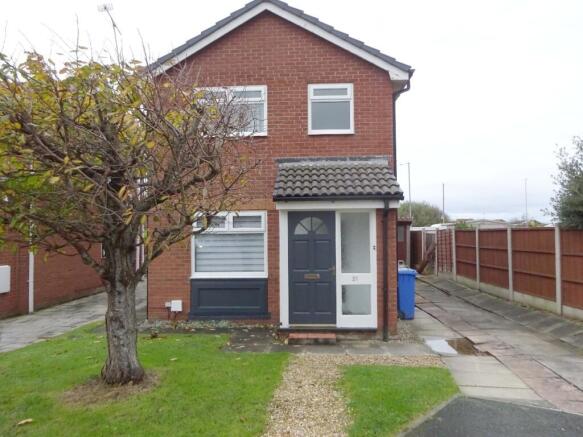 3 bed property, in Swallow Close, £169,950