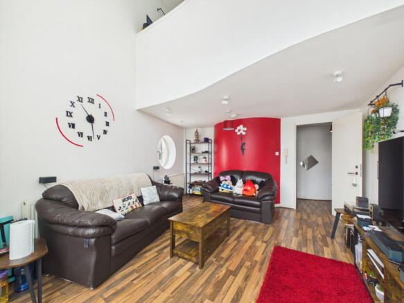 2 bed property, in Royal Quay, £190,000