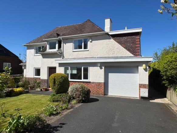 4 bed property, in Glossop Road, £739,950
