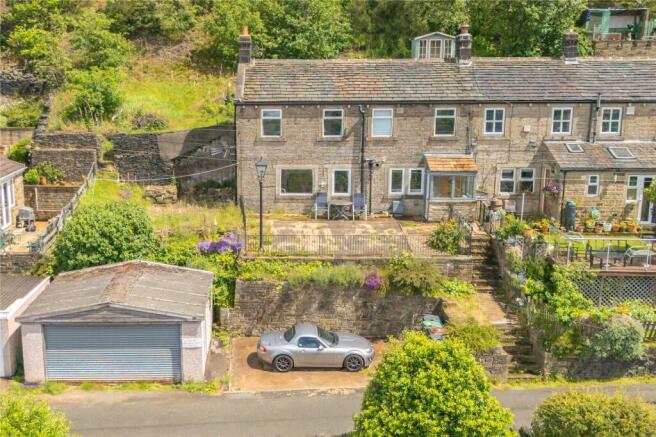 3 bed property, in Cliff Road, £399,950