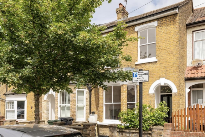 2 bed property, in Gloucester Road, £775,000