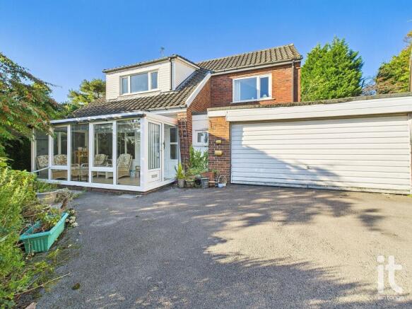 3 bed property, in Coppice Close, £520,000