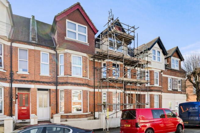 4 bed property, in Bournemouth Road, £350,000