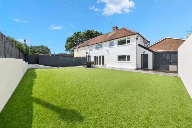 3 bed property, in Bird Lane, £550,000