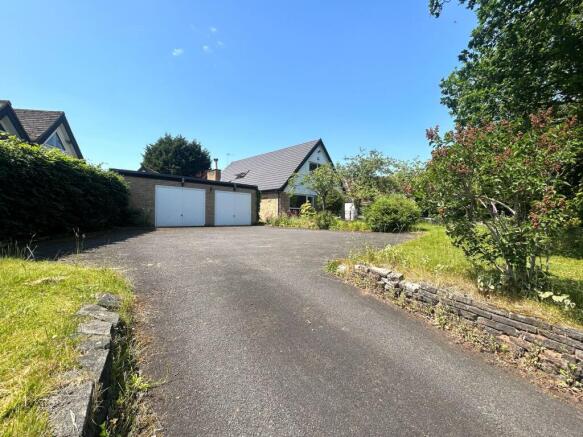 4 bed property, in Mereside Road, £795,000