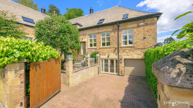 3 bed property, in Uppingham, £750,000