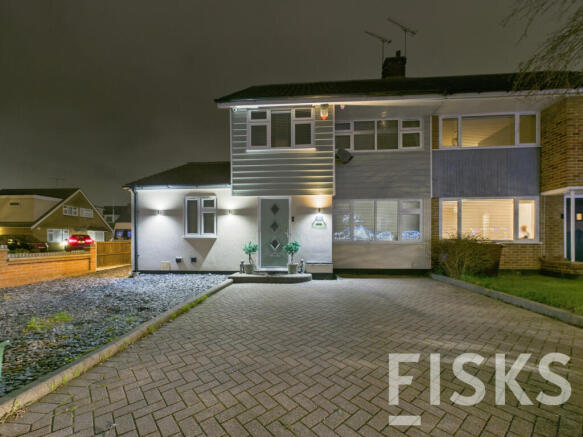 4 bed property, in Overton Road, £475,000